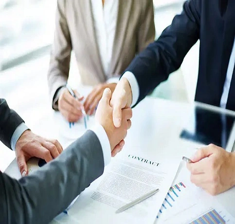 handshake-close-up-executives-483-460